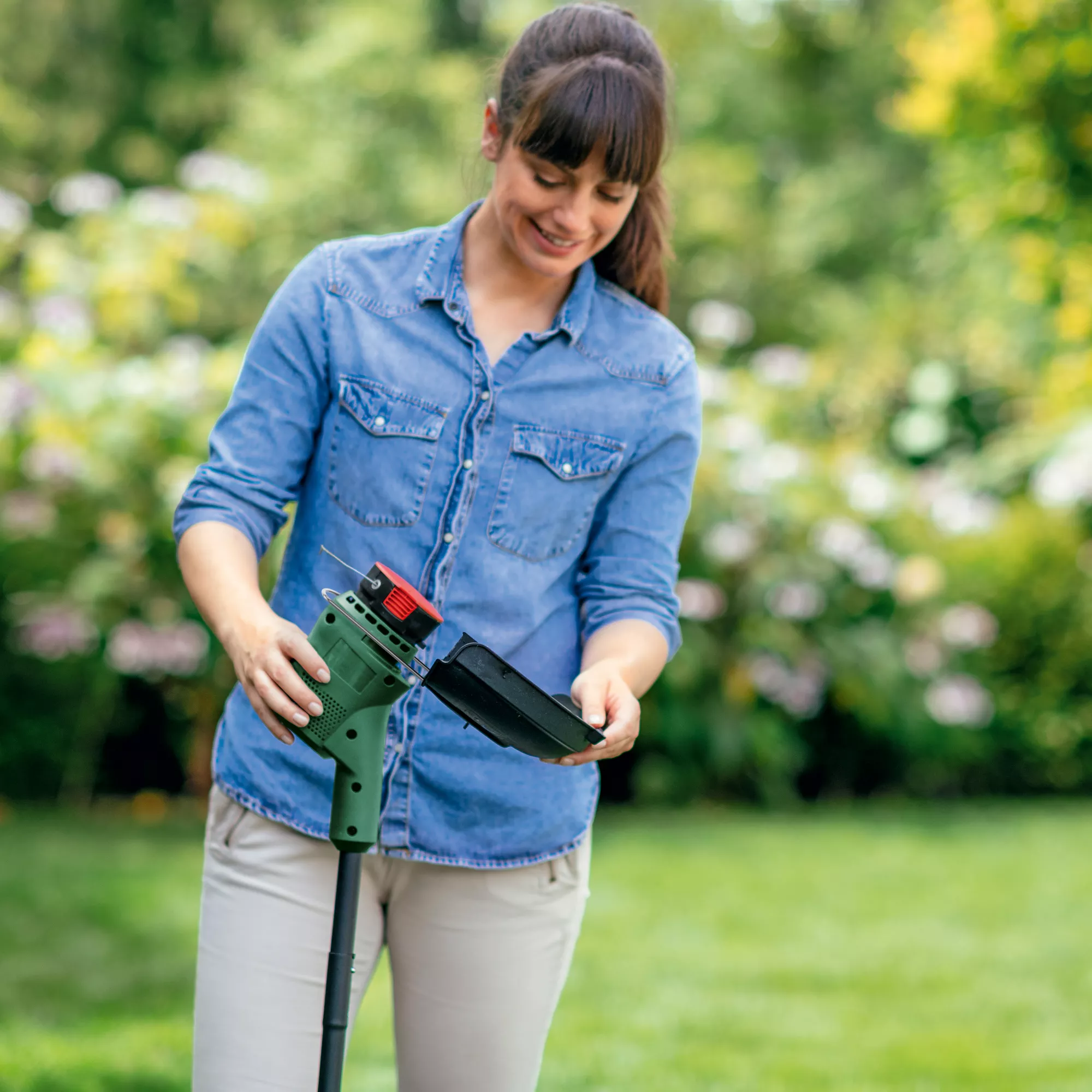 Bosch Power For All 18V 65mm Cordless Grass Trimmer EasyGrassCut 18-230 3 Bosch Power For All 18V 65mm Cordless Grass Trimmer EasyGrassCut 18-230 - Image 3