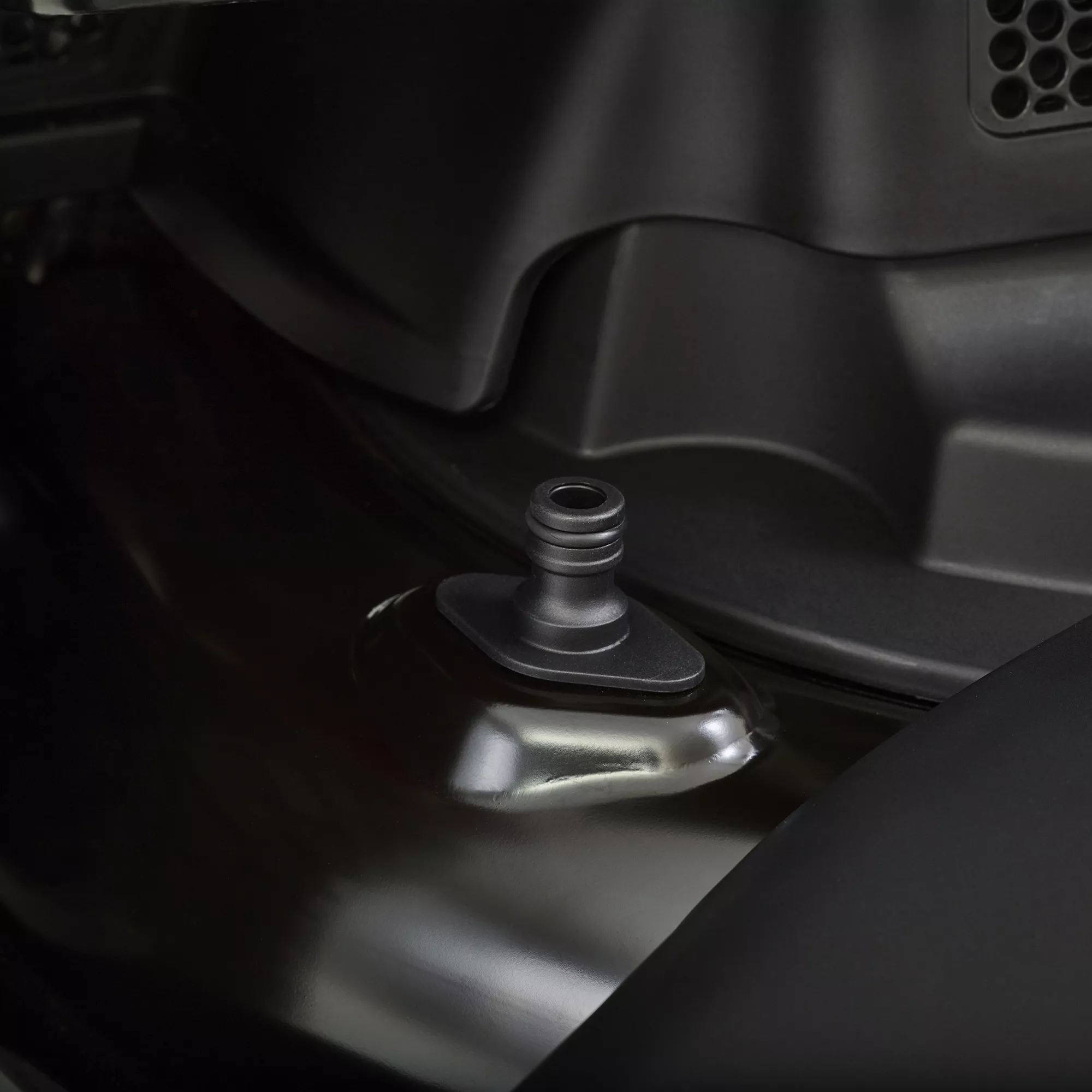 Mountfield T42M SD Petrol Ride-on Lawnmower 452cc 9 Mountfield T42M SD Petrol Ride-on Lawnmower 452cc - Image 9