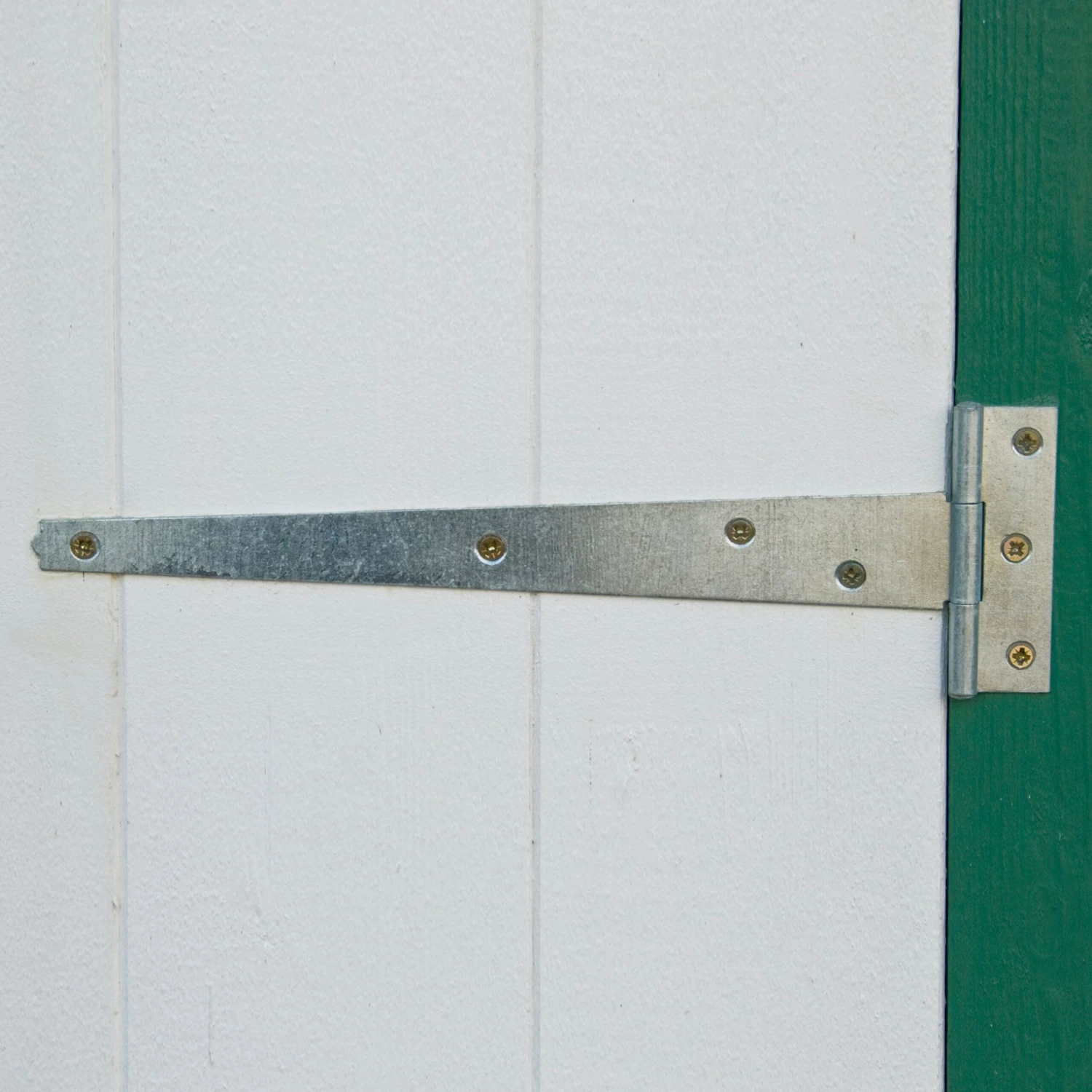 Shire 6x4 Pent Dip Treated Shiplap Wooden Shed With Floor 4 Shire 6x4 Pent Dip Treated Shiplap Wooden Shed With Floor - Image 4